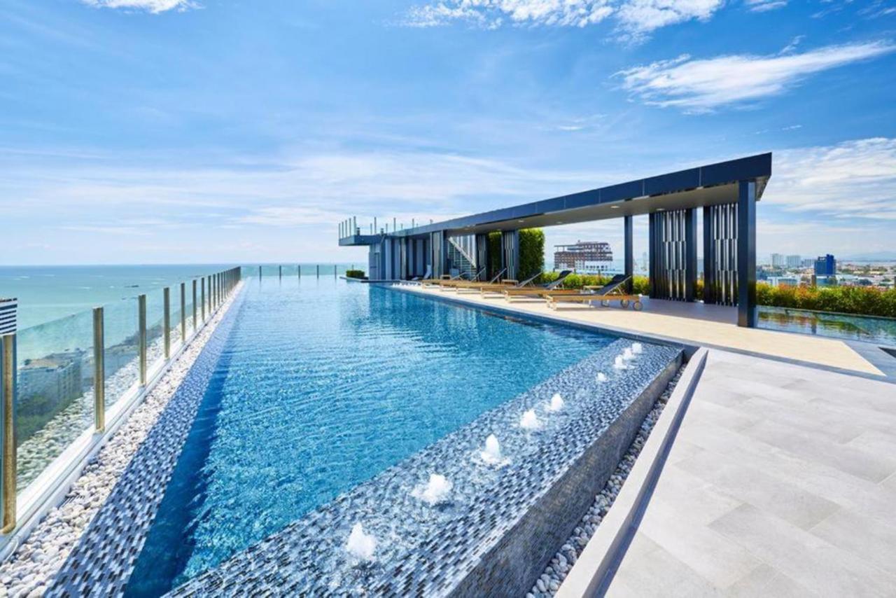 The Base Central Apartments Pattaya Exterior photo