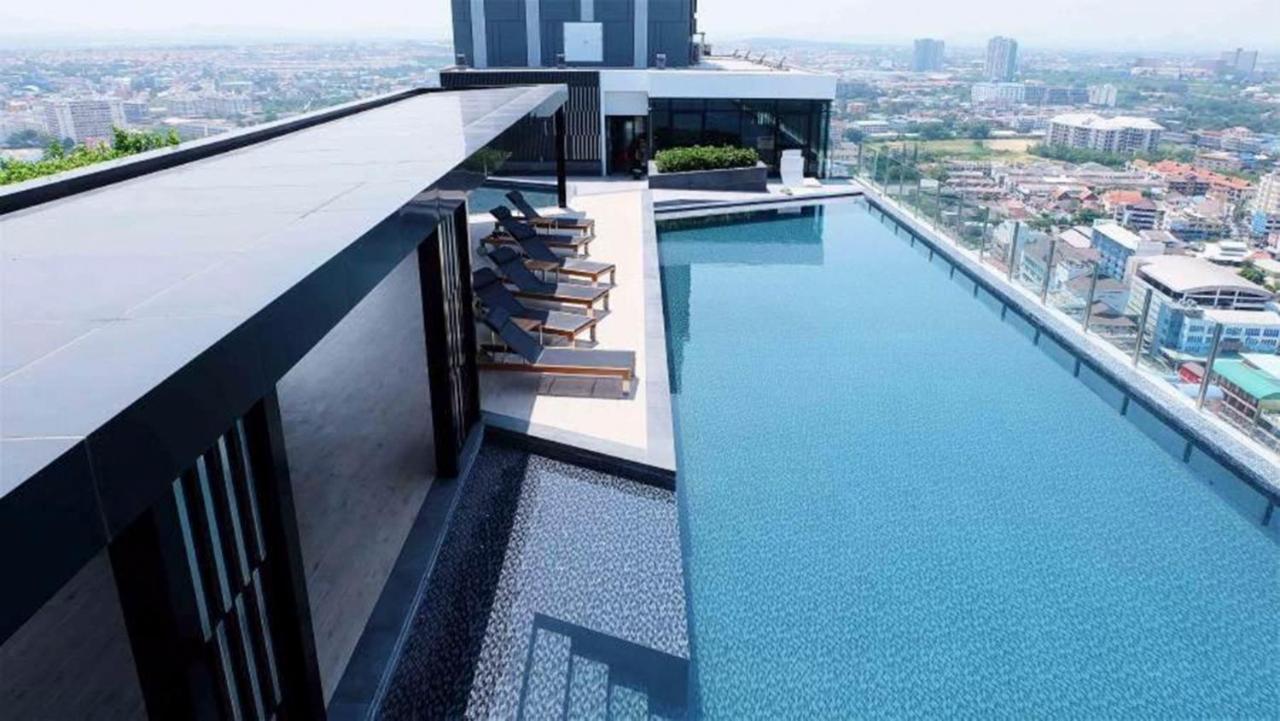 The Base Central Apartments Pattaya Exterior photo