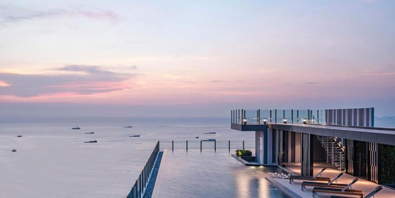 The Base Central Apartments Pattaya Exterior photo