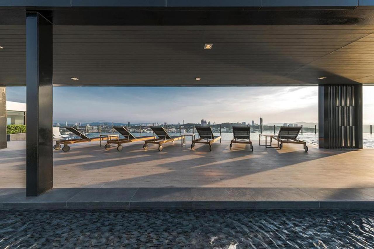 The Base Central Apartments Pattaya Exterior photo